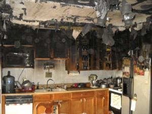 Be prepared in the event of a kitchen fire by making sure your home’s smoke detectors and fire extinguishers are functional. Photo: American Ratings Corporation (2015)